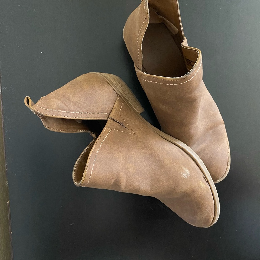 Universal Thread Tan Ankle Booties